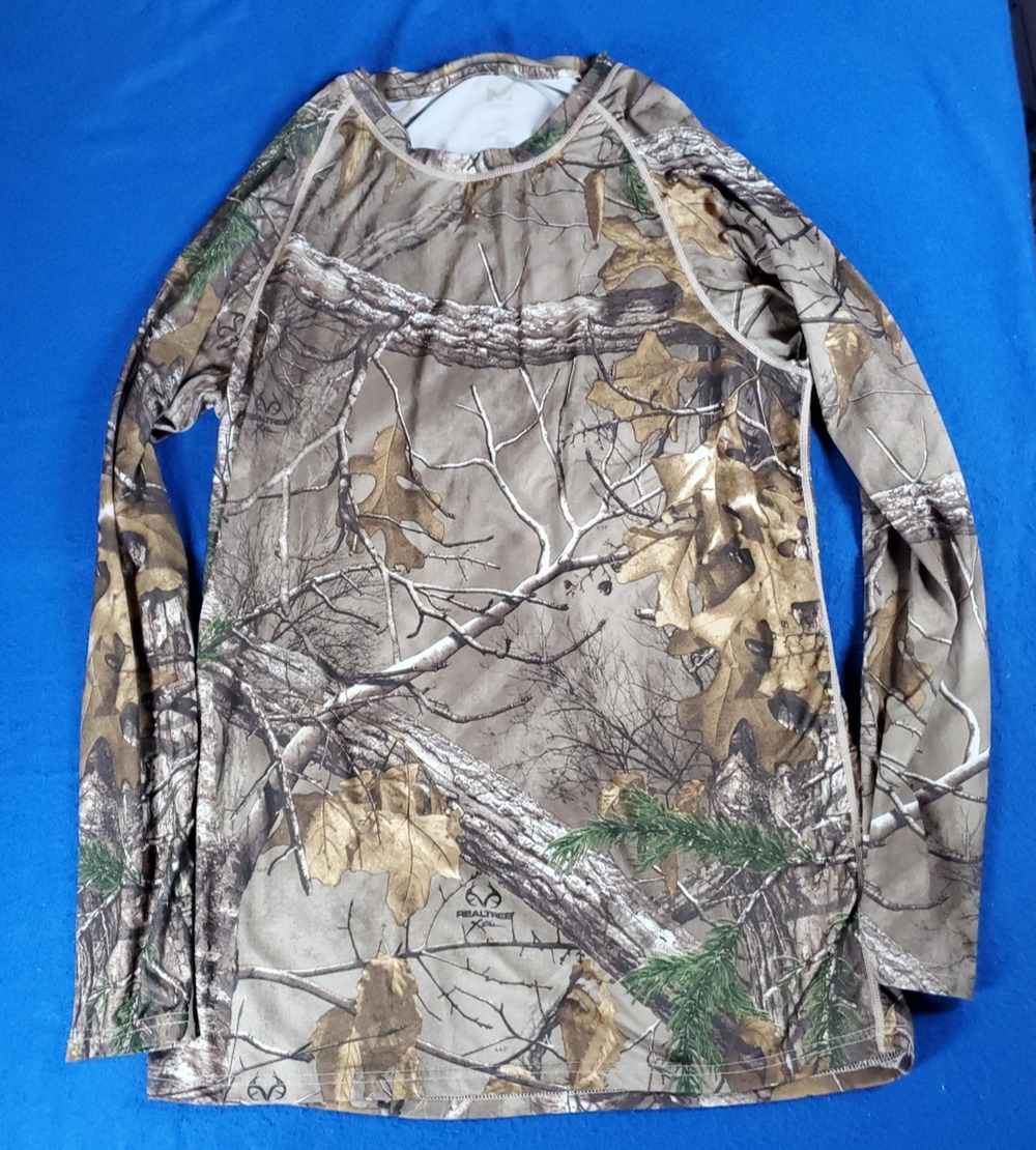 Realtree Hunting Camo T-Shirt Men's Size M long Sleeve